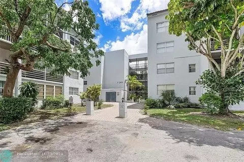 2800 Somerset Dr #201 J, Lauderdale Lakes, FL 33311