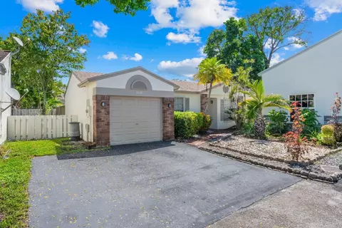 14680 N Beckley, Davie, FL 33325