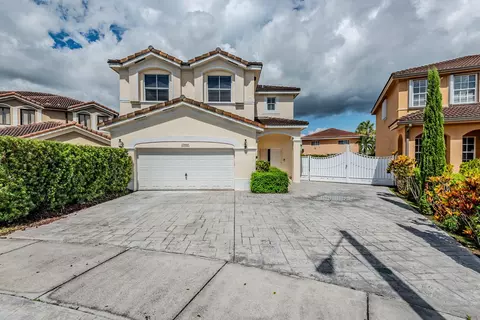 15465 SW 36th Ter, Miami, FL 33185