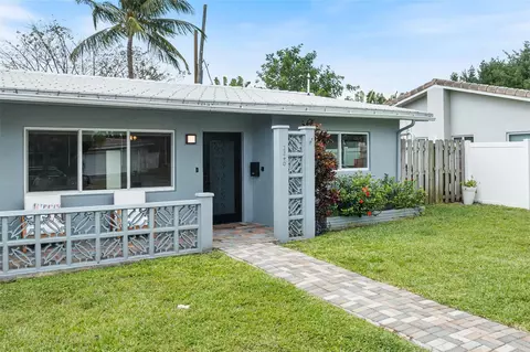 2240 NE 37th St, Lighthouse Point, FL 33064