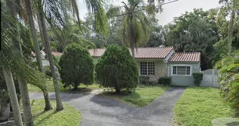 850 NE 118th St, Biscayne Park, FL 33161