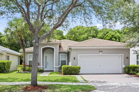 19397 Stonebrook St, Weston, FL 33332