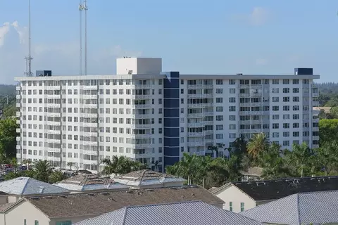 4350 Hillcrest #818, Hollywood, FL 33021