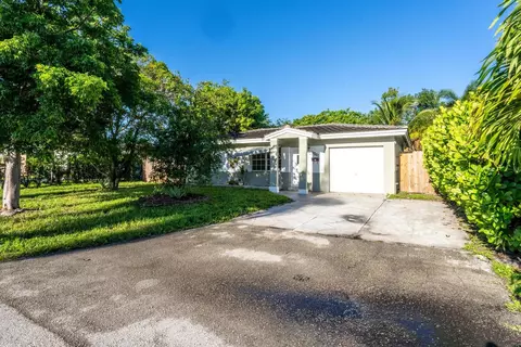 4581 NE 3rd Ave, Fort Lauderdale, FL 33334