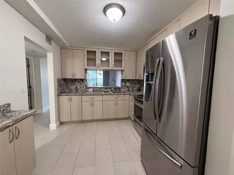 1001 Colony Point Cir #107, Pembroke Pines, FL 33026