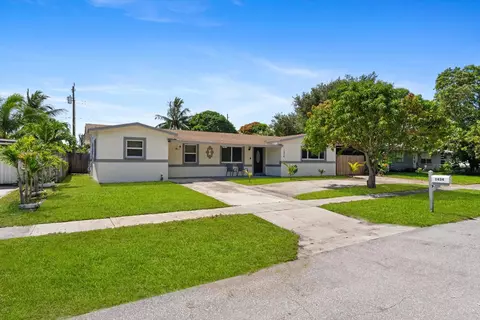 1434 W Trammell St, Lantana, FL 33462