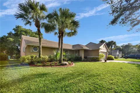 9226 NW 44th Ct, Coral Springs, FL 33065