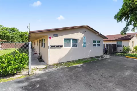 233 NW 12th Ct, Pompano Beach, FL 33060