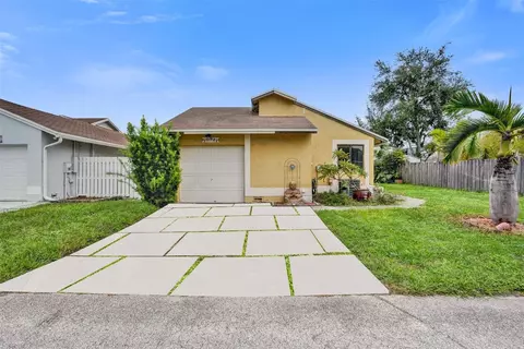 10921 SW 10th, Pembroke Pines, FL 33025
