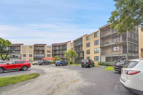 3900 N N Hls #301, Hollywood, FL 33021