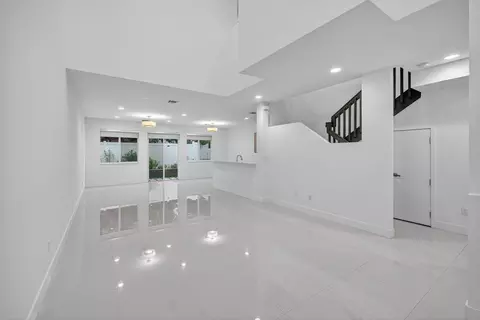 737 SE 1st Ct #737, Pompano Beach, FL 33060