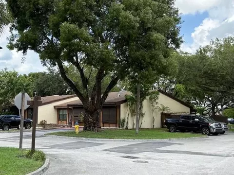 2201 Buttonwood #2201, Pembroke Pines, FL 33026