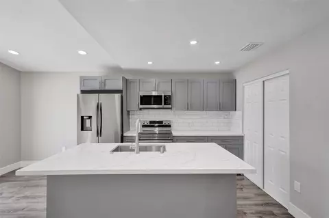2614 W 65th St, Hialeah, FL 33016