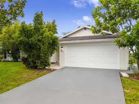 461 SW Meadow Ter, Port Saint Lucie, FL 34984