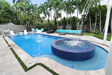 5253 NW 55th Ter, Coconut Creek, FL 33073