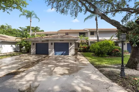 3249 Deer Creek Lake Shr #32, Deerfield Beach, FL 33442