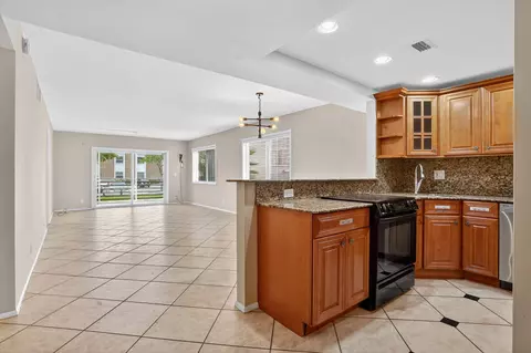 3050 NE 16th Ave #107, Oakland Park, FL 33334