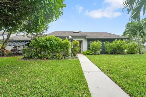468 Long Bow #468, Royal Palm Beach, FL 33411