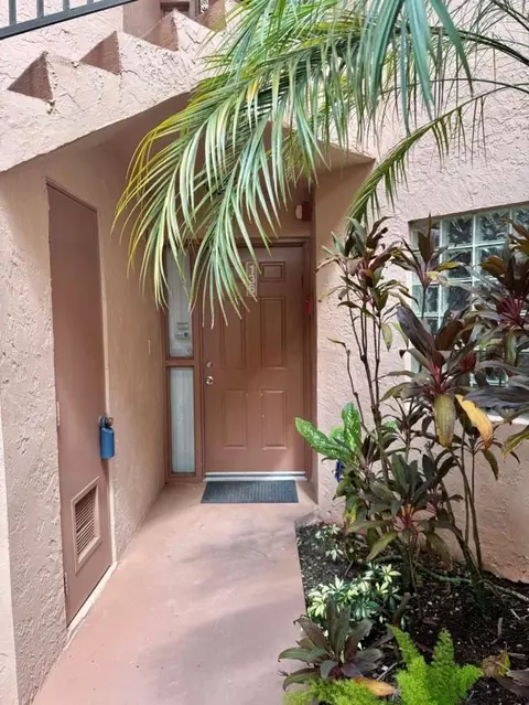 10690 NW 14th St #136, Plantation, FL 33322