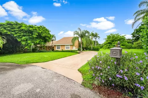 7604 Lexington Ln, Parkland, FL 33067