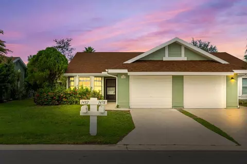 1482 SE Larkwood Cir, Port Saint Lucie, FL 34952