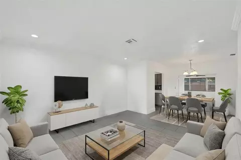 7021 Park St, Hollywood, FL 33024