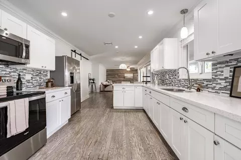 300 NE 43rd, Oakland Park, FL 33334