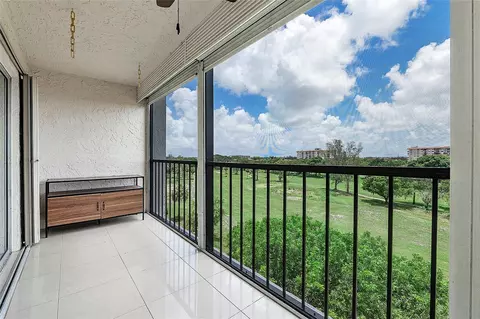 5860 NW 44th #706, Lauderhill, FL 33319