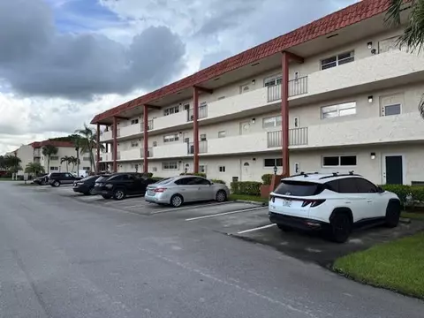 8990 S Hollybrook Blvd #302, Pembroke Pines, FL 33025