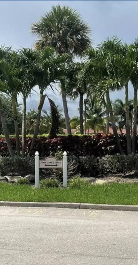 9984 Twin Lakes Dr #35-G, Coral Springs, FL 33071