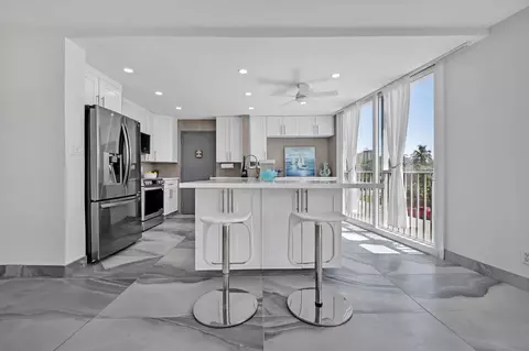 720 Bayshore Dr #202, Fort Lauderdale, FL 33304
