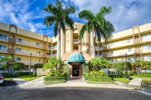 7635 Southampton #402, Tamarac, FL 33321