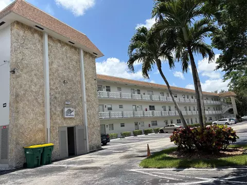 3506 NW 49th Ave #604, Lauderdale Lakes, FL 33319