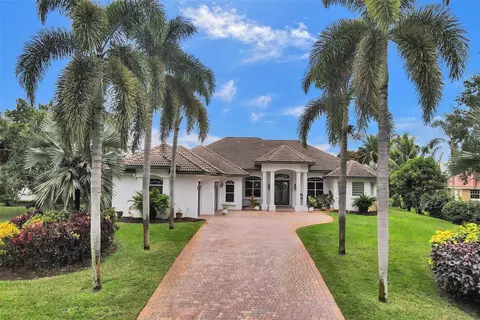8426 Sawpine Rd, Delray Beach, FL 33446