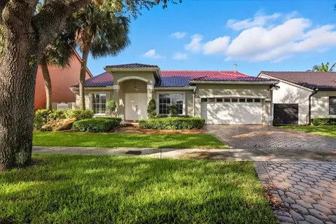 8994 NW 187th St, Hialeah, FL 33018