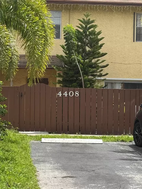 4408 NW 4th Ave #2760, Pompano Beach, FL 33064