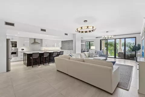 1532 SE 12th St #302, Fort Lauderdale, FL 33316