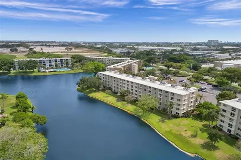 2106 S Cypress Bnd #501, Pompano Beach, FL 33069