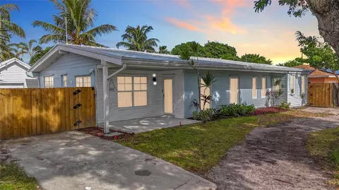 1317 S Broadway, Lantana, FL 33462