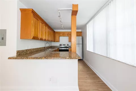 9471 Evergreen #201, Davie, FL 33324