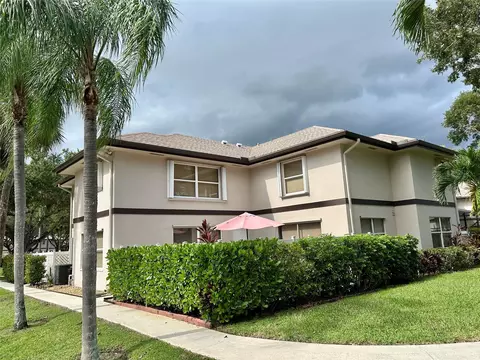 16 Amherst Ct #C, Royal Palm Beach, FL 33411