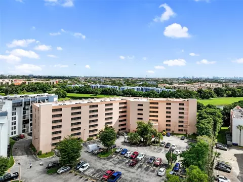 9688 Fontainebleau #610, Miami, FL 33172