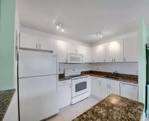 223 Flanders E #E, Delray Beach, FL 33484