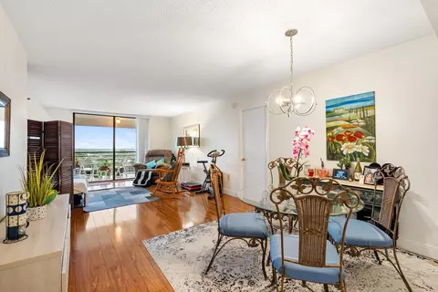 1200 Saint Charles Pl #PH 21, Pembroke Pines, FL 33026