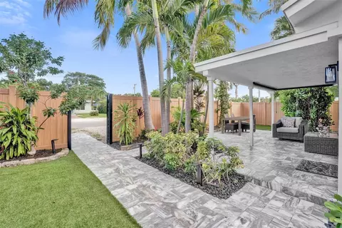1215 NE 14th, Fort Lauderdale, FL 33304