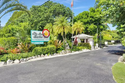 97652 Overseas Hwy #M8, Key Largo, FL 33037