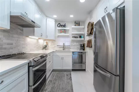 9411 N Hollybrook Lake Dr #310, Pembroke Pines, FL 33025