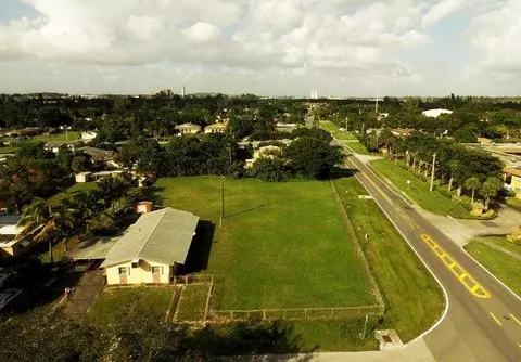 4041 SW 52nd St, Dania Beach, FL 33004