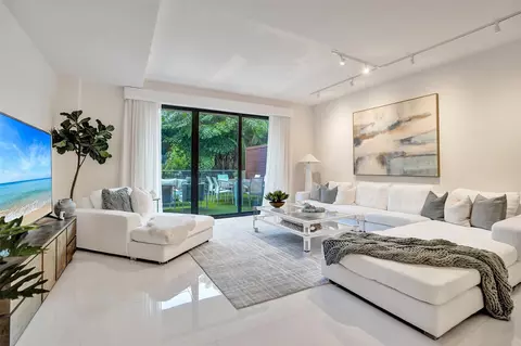 3030 N Ocean Blvd #S104, Fort Lauderdale, FL 33308
