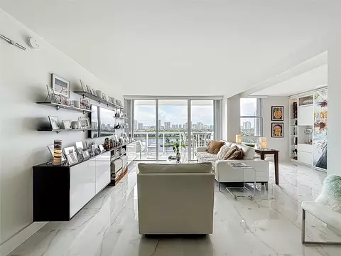 3625 N Country Club Dr #1204, Aventura, FL 33180